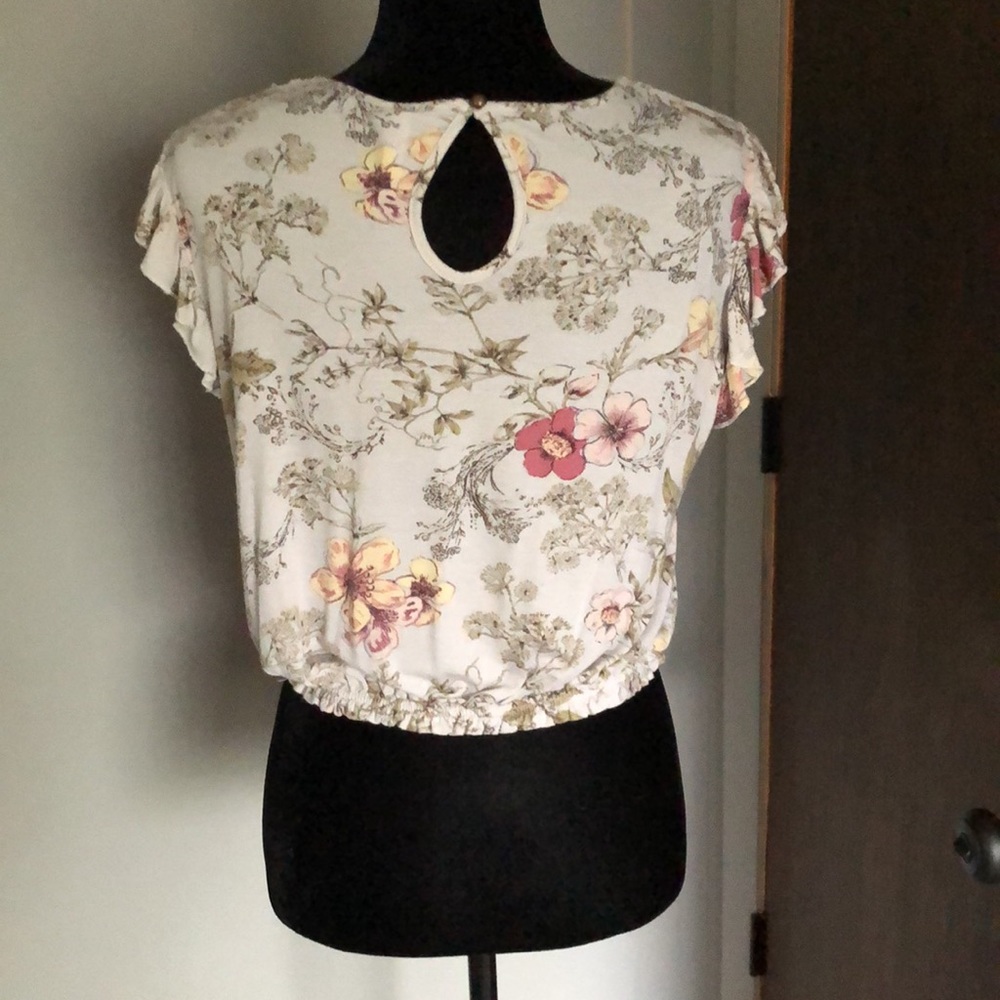 Floral top - Picture 5 of 5